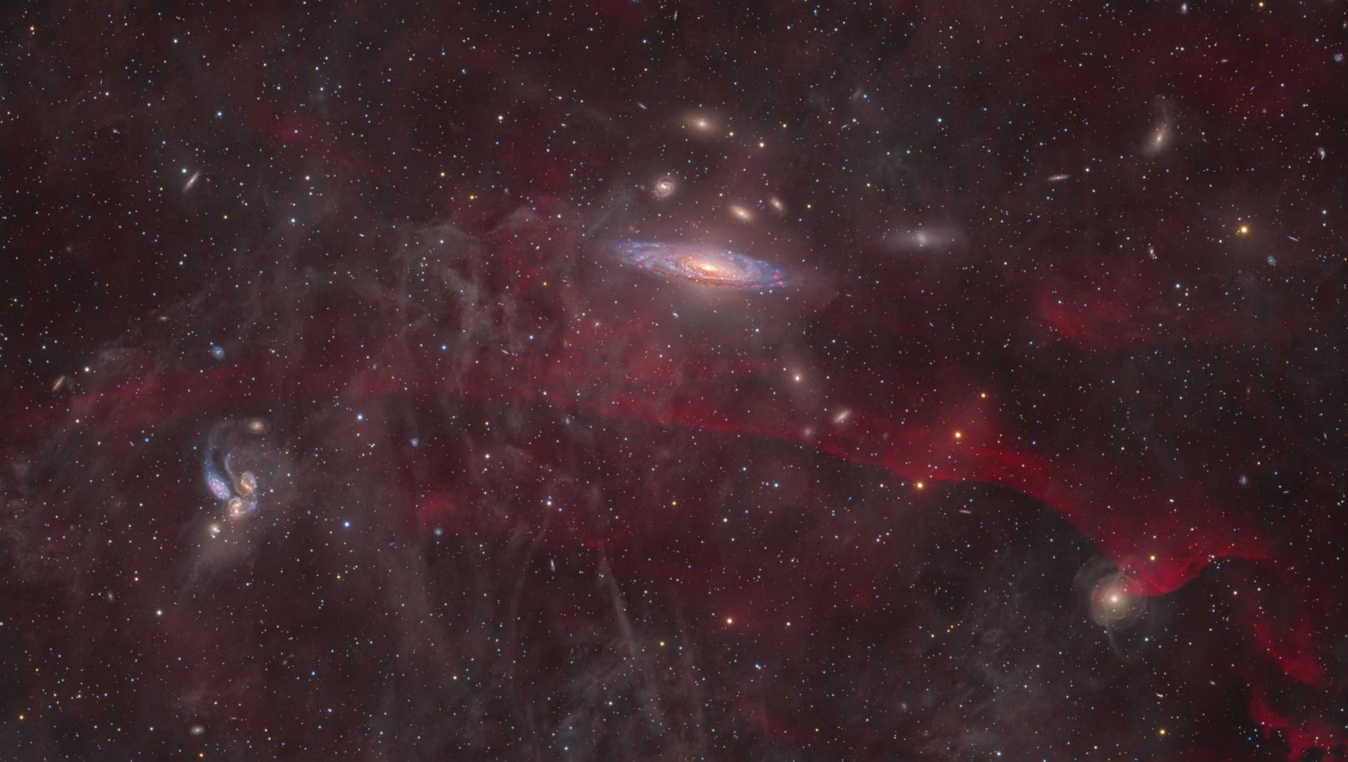 Солнечная бездна и&nbsp;огромная комета: 20 лучших фото с&nbsp;Astronomy Photographer of the Year&nbsp;2025